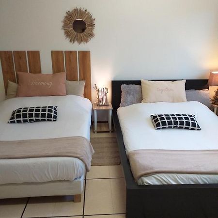 Chez Naomi Bed & Breakfast Saint-Jean-de-Cornies Екстериор снимка