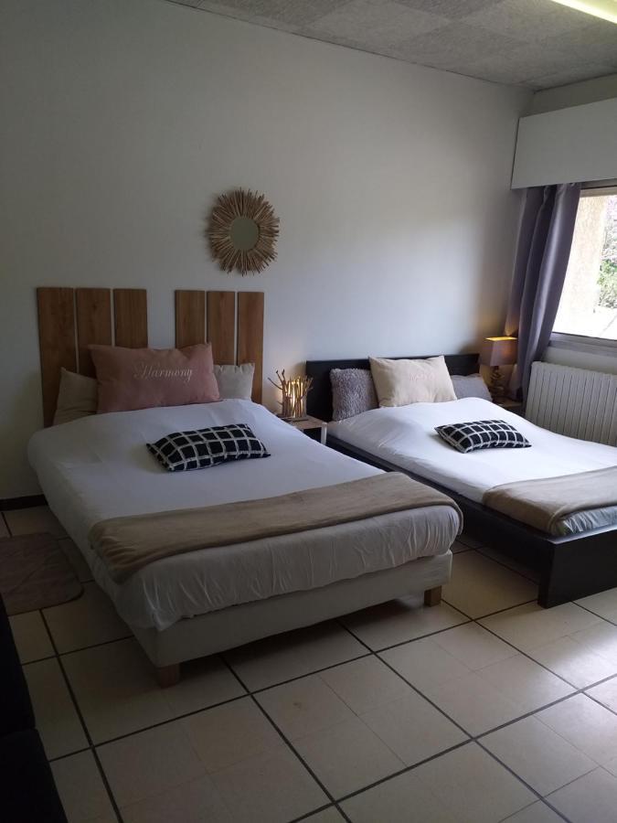 Chez Naomi Bed & Breakfast Saint-Jean-de-Cornies Екстериор снимка