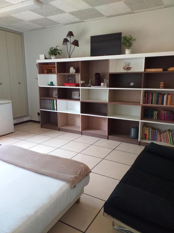Chez Naomi Bed & Breakfast Saint-Jean-de-Cornies Екстериор снимка